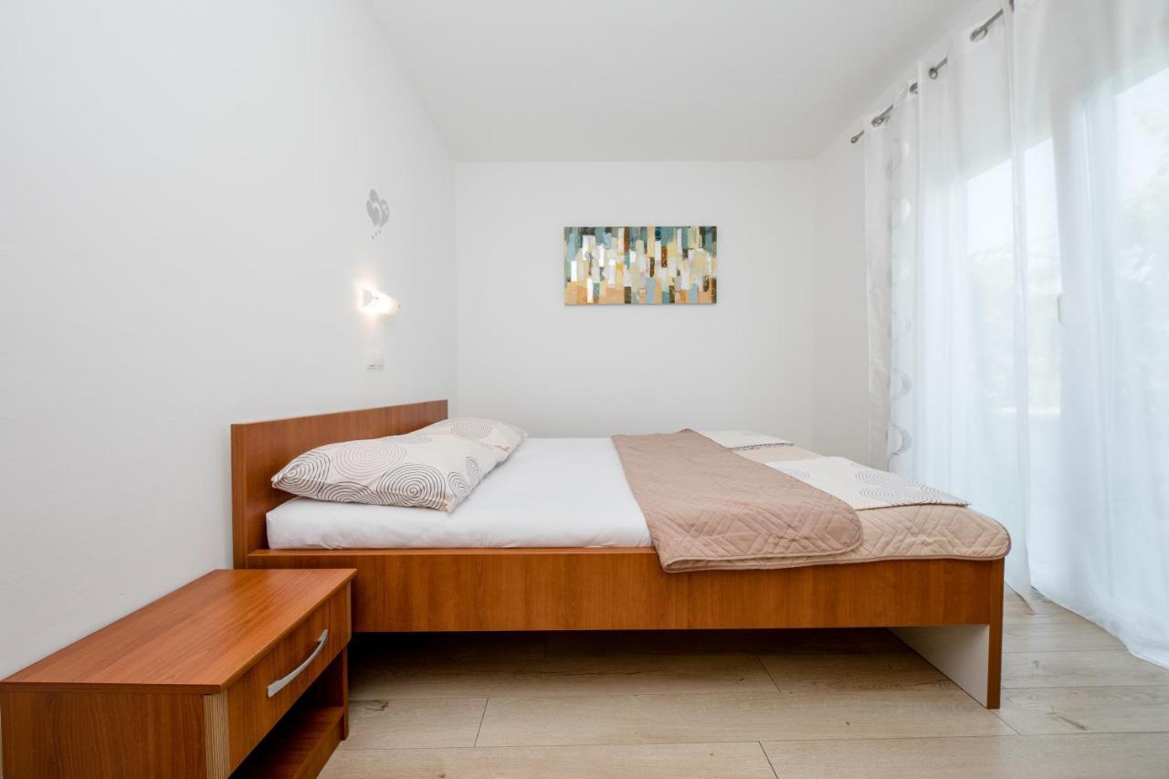 Zeljko Apartmani Lopar Exterior photo