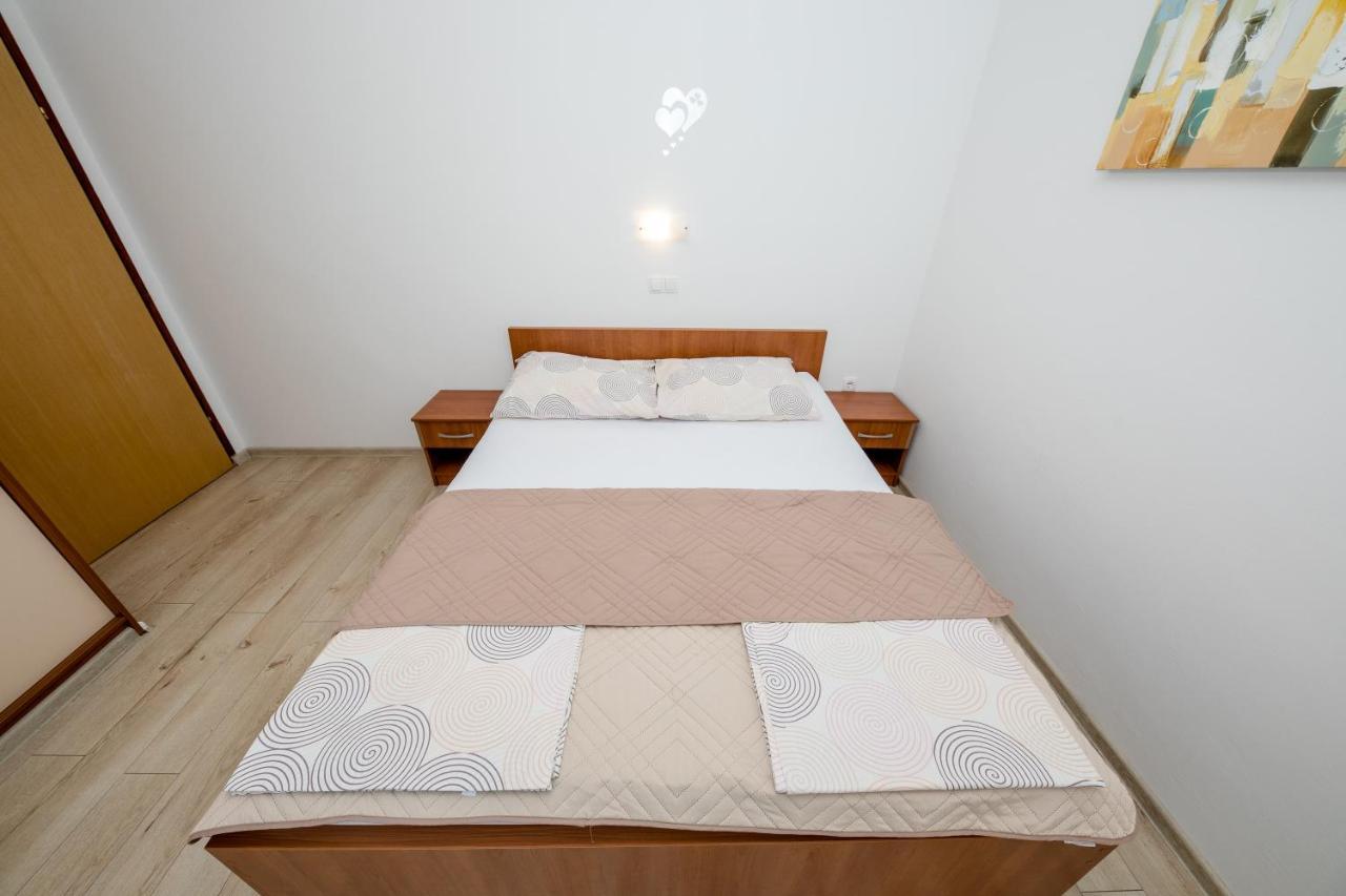 Zeljko Apartmani Lopar Exterior photo